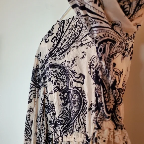 Blue Rain BoHo Paisley Print Flowy Top size medium - Picture 12 of 12